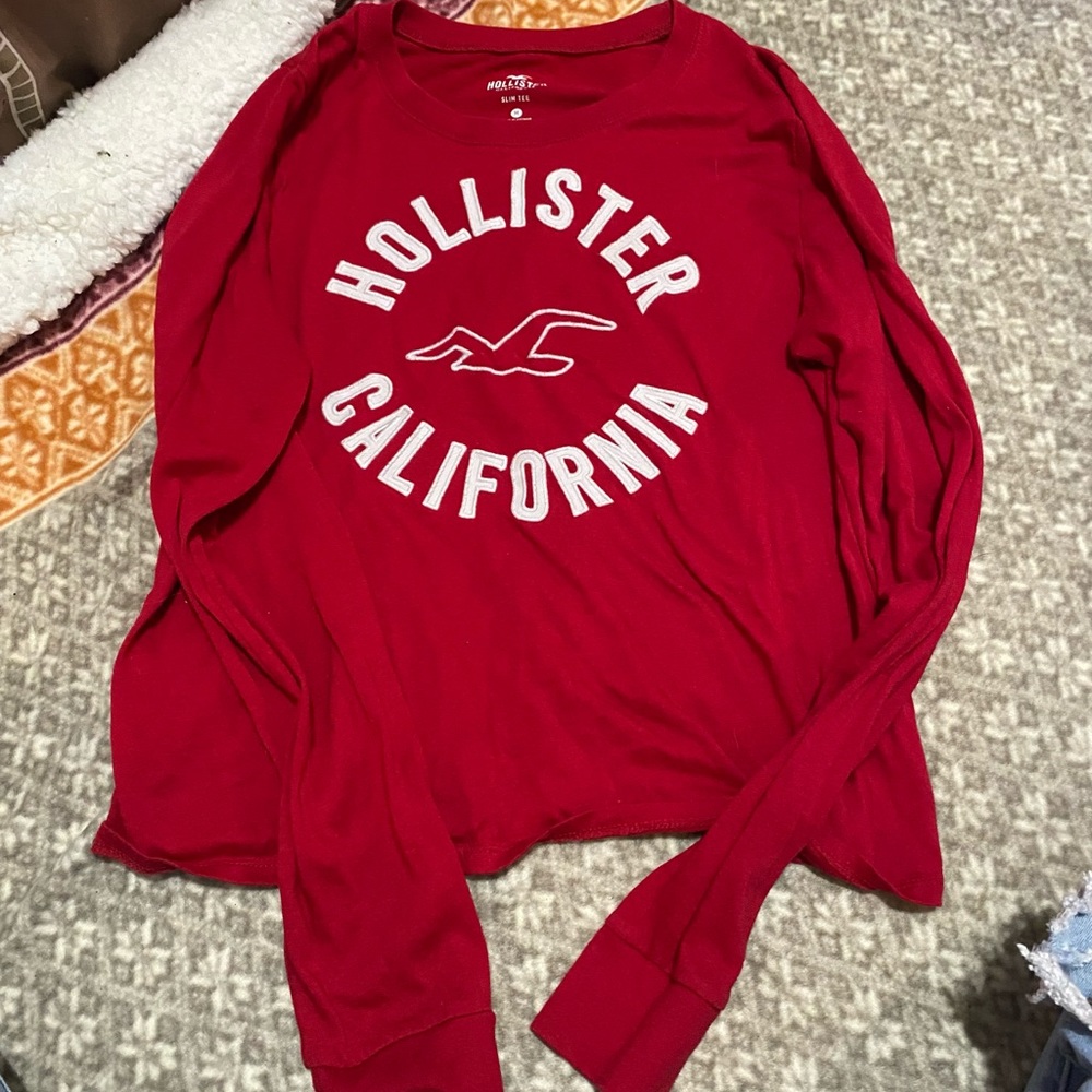 Medium Hollister women’s crop top long sleeve , perfect condition only worn once